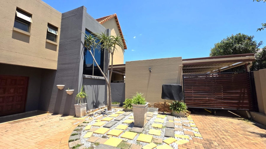 4 Bedroom Property for Sale in Leloko North West